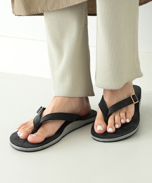 BEAMS LIGHTS(ビームスライツ)の「EL NIDO FLIPS / 別注 バックルデザイン レザー サンダル(サンダル)」|ブラック