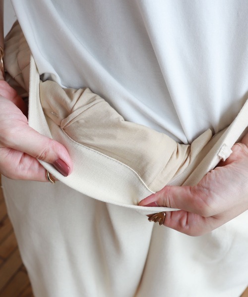 andme（アンドミー）の「リネンブレンドタックワイドパンツ（その他パンツ・レディース・ベージュ/ライトカーキ/グレー系その他/キナリ/ブラック/ブラウン/レッド/イエロー・L/M/S/XL/XXL）」の12枚目の写真