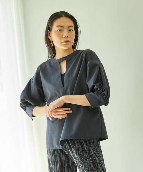 VACANCY（ヴァカンシー）の「2wayハーフスリーブブラウス（シャツ/ブラウス・レディース・ホワイト/ネイビー/グリーン/ブラウン・FREE）」の22枚目の写真