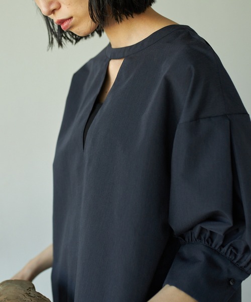 VACANCY（ヴァカンシー）の「2wayハーフスリーブブラウス（シャツ/ブラウス・レディース・ホワイト/ネイビー/グリーン/ブラウン・FREE）」の9枚目の写真