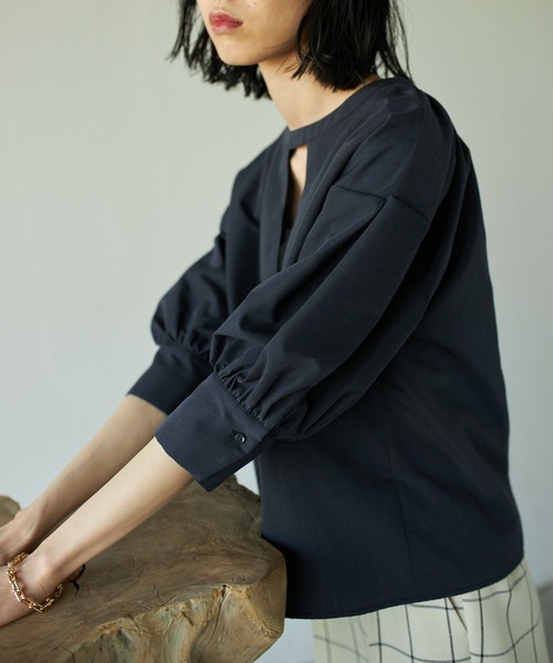 VACANCY（ヴァカンシー）の「2wayハーフスリーブブラウス（シャツ/ブラウス・レディース・ホワイト/ネイビー/グリーン/ブラウン・FREE）」の8枚目の写真