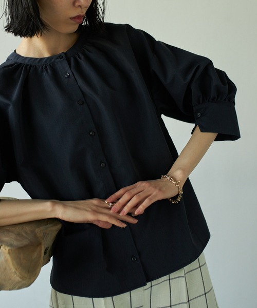 VACANCY（ヴァカンシー）の「2wayハーフスリーブブラウス（シャツ/ブラウス・レディース・ホワイト/ネイビー/グリーン/ブラウン・FREE）」の15枚目の写真