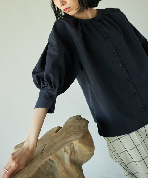 VACANCY（ヴァカンシー）の「2wayハーフスリーブブラウス（シャツ/ブラウス・レディース・ホワイト/ネイビー/グリーン/ブラウン・FREE）」の17枚目の写真