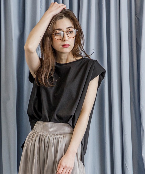 Emma Taylor（エマテイラー）の「パワーショルダートップス（Tシャツ/カットソー・レディース・ブラック/オフホワイト/オレンジ/モカ/ラベンダー・FREE）」の10枚目の写真