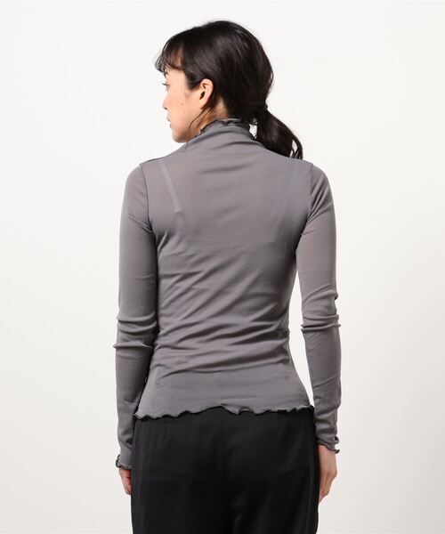 SPINNS(スピンズ)の「シアーメロウタートルネックカットソー(Tシャツ/カットソー・レディース・ブラック/グレー/グリーン系その他/オレンジ/アイボリー・ONESIZE)」の16枚目の写真