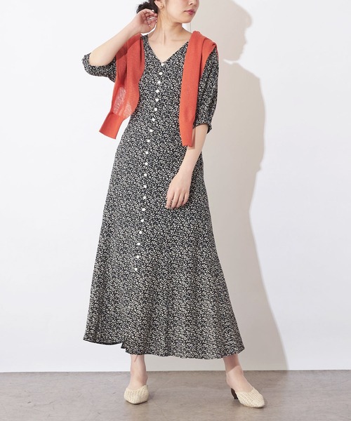 natural couture（ナチュラルクチュール）の「レトロ小花柄パフワンピース（ワンピース・レディース・ブラック/ピンク/グリーン・FREE）」の4枚目の写真