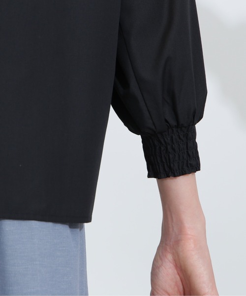 NATURAL BEAUTY BASIC（ナチュラルビューティーベーシック）の「フリルカラーブラウス（シャツ/ブラウス・レディース・ブラック/オフホワイト・MEDIUM/SMALL）」の15枚目の写真