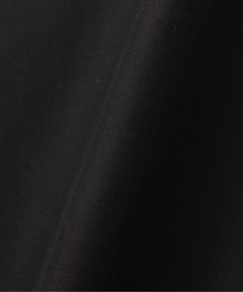 NATURAL BEAUTY BASIC（ナチュラルビューティーベーシック）の「フリルカラーブラウス（シャツ/ブラウス・レディース・ブラック/オフホワイト・MEDIUM/SMALL）」の5枚目の写真