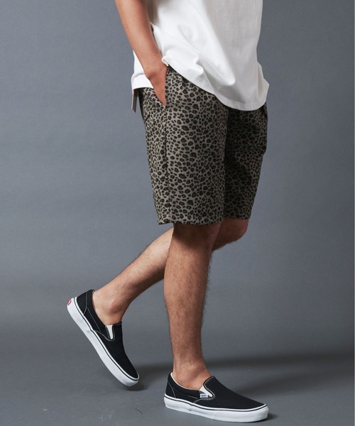 THE TWENTYSEVEN(ザ トゥエンティーセブン)の「The TWENTYSEVEN:LEOPARD EASY SHORTS レオパード イージーショーツ(チノパンツ・メンズ・チャコールグレー/ベージュ・S/M/L)」の2枚目の写真
