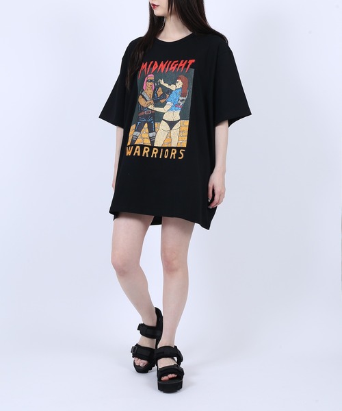 PUNYUS（プニュズ）の「MIDNIGHTビッグTシャツ（Tシャツ/カットソー・レディース・ブラック/ホワイト・3/4）」の4枚目の写真
