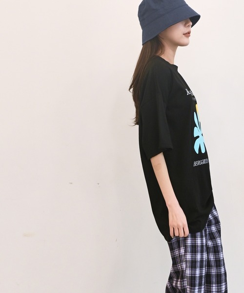 me+em select（ミームセレクト）の「MATISSE art Tシャツ（Tシャツ/カットソー・レディース・ブラック/ブルー/アイボリー/クリーム・FREE）」の18枚目の写真