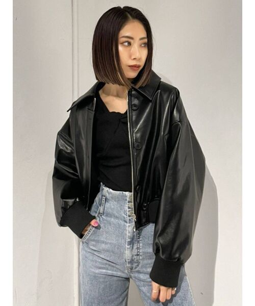 EMODA(エモダ)の「ヴィーガンレザーボンバージャケット(ブルゾン・レディース・アイボリー/ブラック/ベージュ・FREE)」の7枚目の写真
