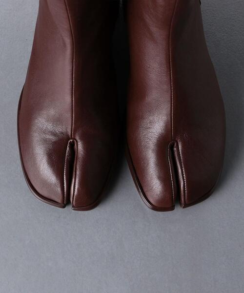 Maison Margiela(メゾンマルジェラ)の「<MAISON MARGIELA(メゾン マルジェラ)>ヴィンテージソフトレザー「タビ」ブーツ ■■■(ブーツ・レディース・ブラウン・38/36h/37h/38h/35h/36/37)」の6枚目の写真