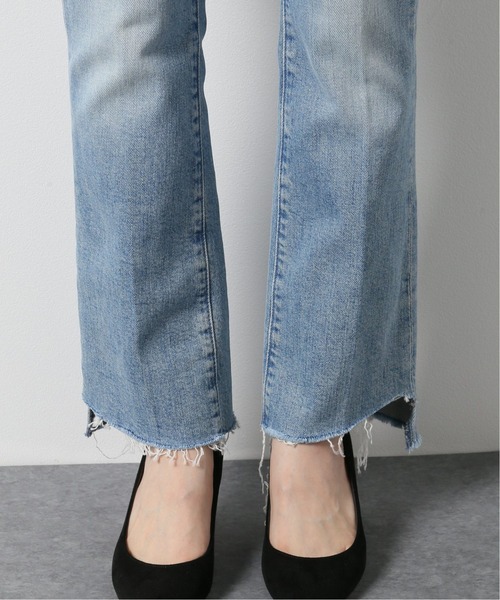 MOTHER DENIM（マザーデニム）の「【MOTHER】 THE INSIDER CROP STEP FRAY（デニムパンツ・レディース・サックスブルー・27/25/26）」の15枚目の写真