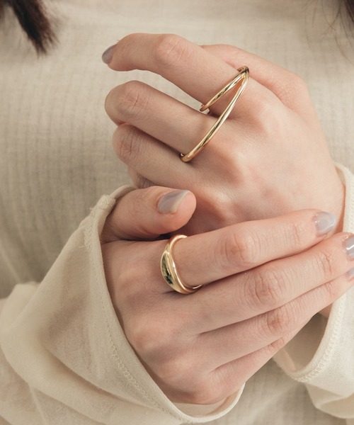 SMELLY(スメリー)の「ダブルフィンガー2セットリング(リング・レディース・ゴールド・-)」の1枚目の写真