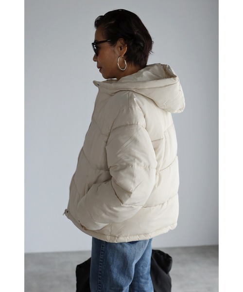 Bonjour Sagan(ボンジュールサガン)の「中綿ダウンジャケット(ダウンジャケット/コート・レディース・ブラック/アイボリー/ライトカーキ・FREE)」の4枚目の写真