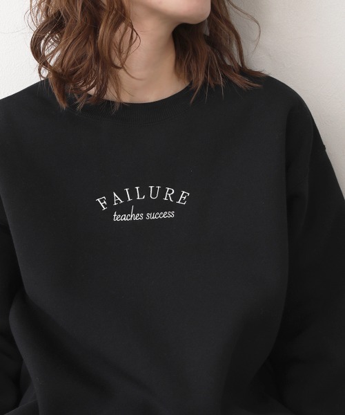 Bou Jeloud(ブージュルード)の「ロゴ刺繍カットチュニック(スウェット・レディース・ブラック/アイボリー/モカ・FREE)」の4枚目の写真