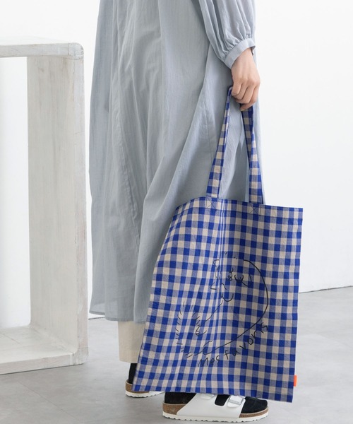 POU DOU DOU（プードゥドゥ）の「ウェザーギンガムポケッタブルトートバッグ（トートバッグ・レディース・ブルー/スミクロ・8）」の9枚目の写真