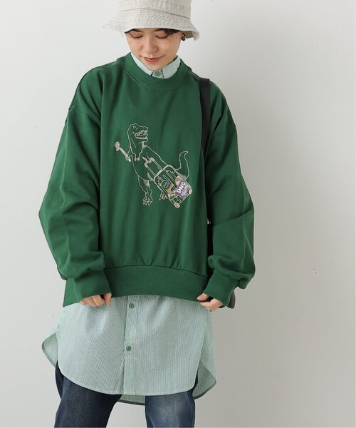 DOUBLE NAME(ダブルネーム)の「旅の始まり恐竜刺しゅうプルオーバー(スウェット・レディース・オフホワイト/サックスブルー/グリーン/スミクロ・FREE)」の3枚目の写真