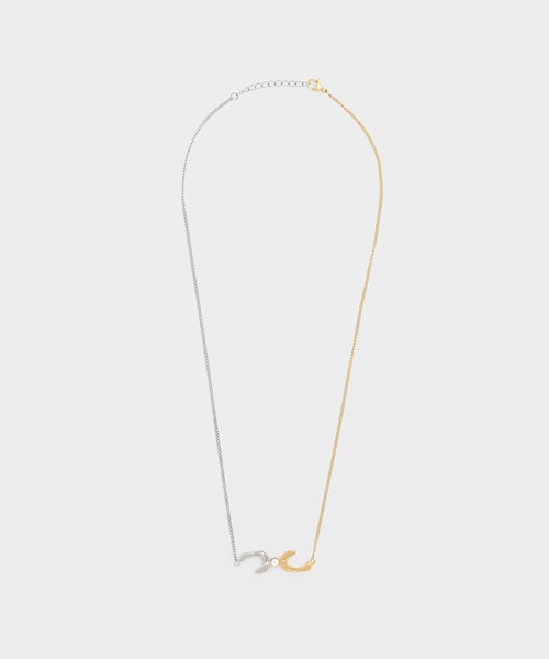 CHARLES & KEITH（チャールズ & キース）の「ジェムエンベリッシュド スカルプチャーペンダントネックレス / Gem-Embellished Sculptural Pendant Necklace（ネックレス・レディース・マルチ/ゴールド系その他・FREE）」の7枚目の写真