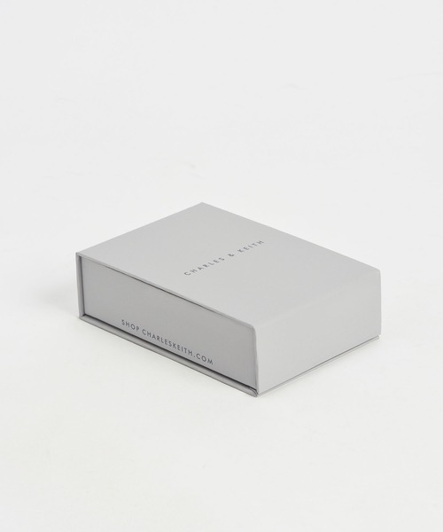 CHARLES & KEITH（チャールズ & キース）の「ジェムエンベリッシュド スカルプチャーペンダントネックレス / Gem-Embellished Sculptural Pendant Necklace（ネックレス・レディース・マルチ/ゴールド系その他・FREE）」の11枚目の写真