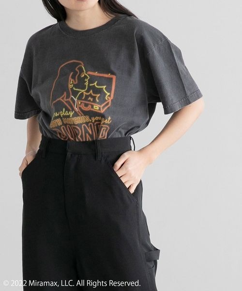 yuw(ユウ)の「PULP FICTION T 258412(Tシャツ/カットソー・レディース・ブラック系その他/ブラック系その他2・FREE)」の2枚目の写真