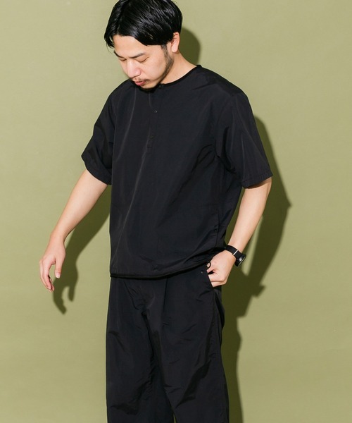 EKAL（エカル）の「『別注』BURLAP OUTFITTER×EKAL　サプレックスナイロンSSプルオーバー（Tシャツ/カットソー・メンズ・ブラック/グレー・MEDIUM/LARGE）」の5枚目の写真