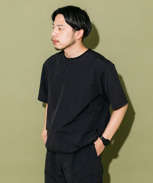 EKAL（エカル）の「『別注』BURLAP OUTFITTER×EKAL　サプレックスナイロンSSプルオーバー（Tシャツ/カットソー・メンズ・ブラック/グレー・MEDIUM/LARGE）」の6枚目の写真