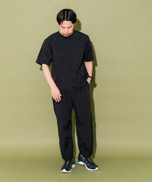 EKAL（エカル）の「『別注』BURLAP OUTFITTER×EKAL　サプレックスナイロンSSプルオーバー（Tシャツ/カットソー・メンズ・ブラック/グレー・MEDIUM/LARGE）」の10枚目の写真