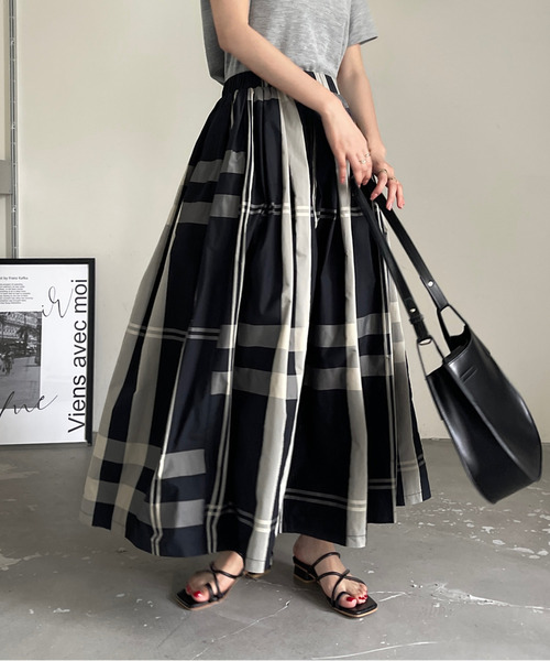 emi+（エミプラス）の「マルチチェックフレアスカート（スカート・レディース・ネイビー/ブラック/ベージュ/レッド/ブルー/オレンジ/グリーン/ブルーグリーン/イエロー/ライトブルー/グレー/モスグリーン・FREE）」の17枚目の写真