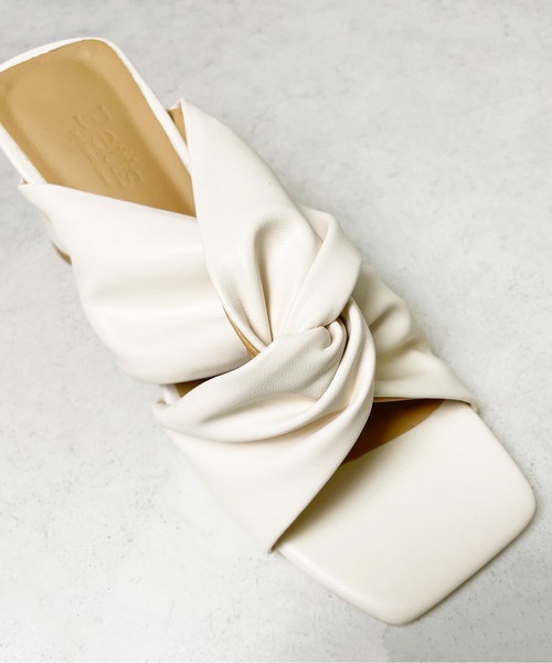 StyleSea(スタイルシー)の「クロスツイストストラップミュールサンダル(サンダル・レディース・ブラック/レンガ/ベージュ/ホワイト・23cm/23.5cm/25cm/22.5cm/24cm/24.5cm)」の10枚目の写真