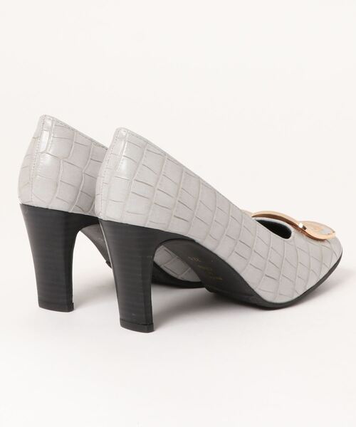 DURAS（デュラス）の「【DURAS】 スクエアトゥバックルデザインパンプス（パンプス・レディース・グレー/ベージュ/ブラック・22.5cm/23.0cm/24.0cm/24.5cm/23.5cm）」の5枚目の写真