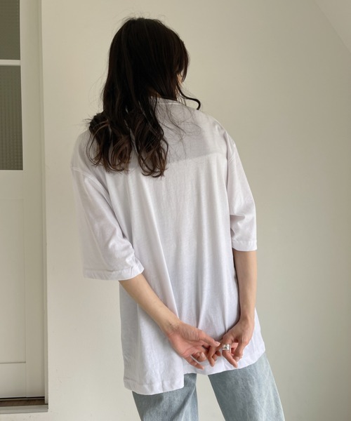 adidas(アディダス)の「adidas COMBAT SPORTS(アディダス コンバットスポーツ)/Logo T-shirts オーバーサイズBIGロゴTシャツ(Tシャツ/カットソー・レディース・ブラック/ホワイト/グリーン/アイボリー・L/M)」の7枚目の写真