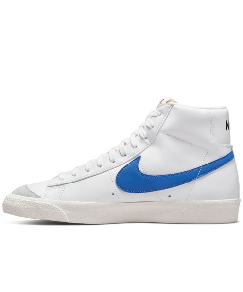 NIKE(ナイキ)の「BLAZER MID '77 VNTG BQ6806-117(スニーカー・メンズ・ホワイト×レッド・25.5cm/26.5cm/27.5cm/28.5cm/30.0cm/25.0cm/26.0cm/27.0cm/28.0cm/29.0cm/24.5cm/24.0cm)」の5枚目の写真