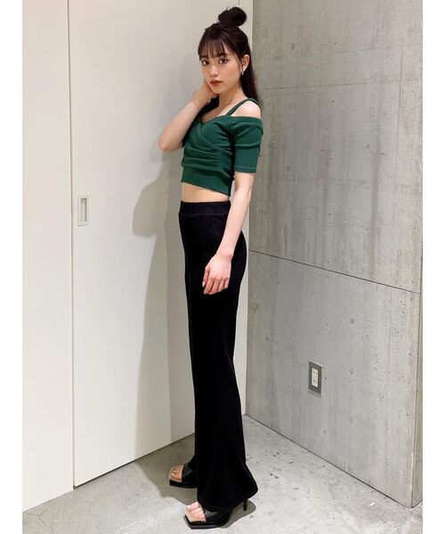 GYDA（ジェイダ）の「ハーフスリーブ2WAYカシュクールデザイントップス（Tシャツ/カットソー・レディース・ブラック/オフホワイト/グリーン・FREE）」の13枚目の写真