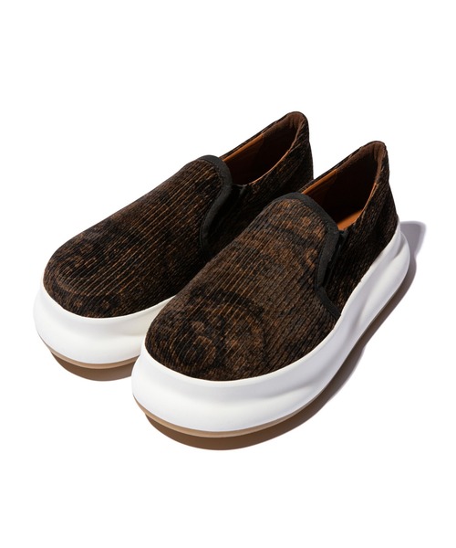 glamb(グラム)の「Paisley Big Sole Slip-On / ペイズリービッグソールスリッポン(スリッポン・メンズ・ブラック/ブラウン・2/1/3/4)」の2枚目の写真