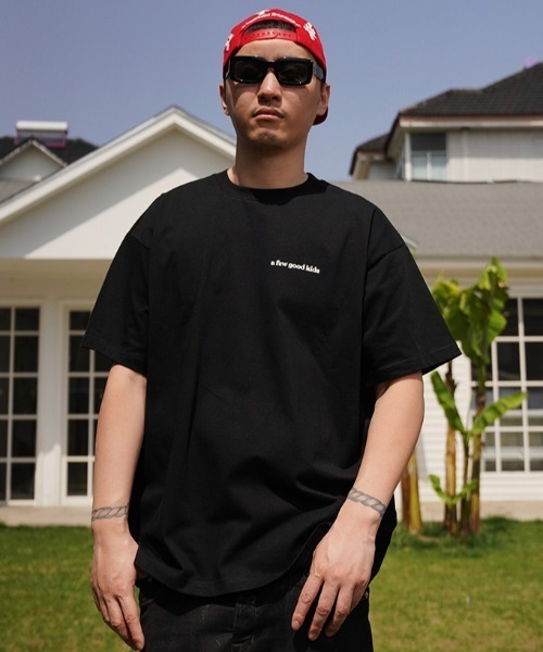 A FEW GOOD KIDS(ア フュー グッド キッズ)の「A'GEM/9 × .kom『A FEW GOOD KIDS/ア フュー グッド キッズ』ANGEL CIRCLE LOGO T-shirt/エンジェル 3Dサークルロゴ ベーシック 半袖Tシャツ(Tシャツ/カットソー・メンズ・ホワイト/ブラック・M/L)」の11枚目の写真