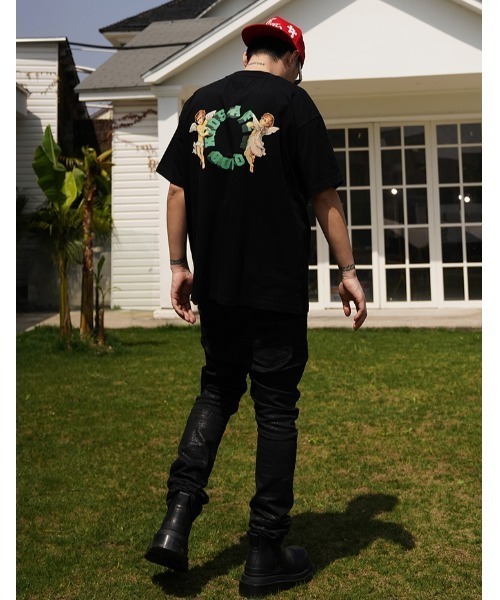 A FEW GOOD KIDS(ア フュー グッド キッズ)の「A'GEM/9 × .kom『A FEW GOOD KIDS/ア フュー グッド キッズ』ANGEL CIRCLE LOGO T-shirt/エンジェル 3Dサークルロゴ ベーシック 半袖Tシャツ(Tシャツ/カットソー・メンズ・ホワイト/ブラック・M/L)」の4枚目の写真