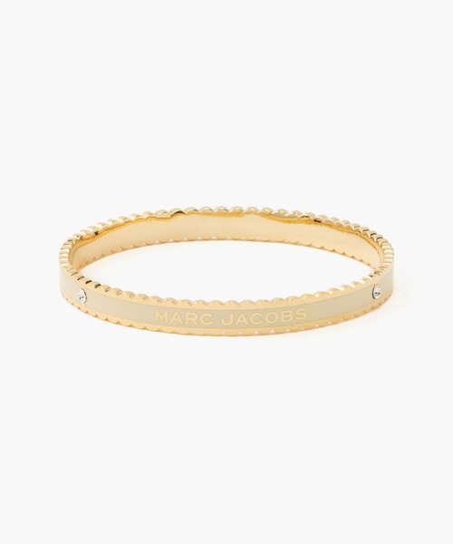 MARC JACOBS（マークジェイコブス）の「THE MEDALLION SCALLOPED BANGLE/ザ メダリオン スカラップ バングル（バングル/リストバンド・レディース・ピンク系その他/ブラック×ゴールド/ホワイト×ゴールド/パープル系その他・ONE SIZE）」の2枚目の写真