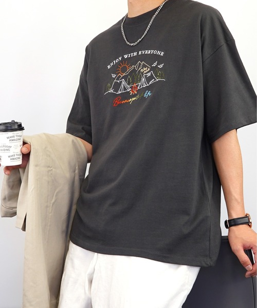 Burner(バーナー)の「【GROOVY STORE】ビッグシルエット 刺繍 キャンプ Tシャツ USAコットン(Tシャツ/カットソー・メンズ・ネイビー/ブラック/グリーン/ホワイト・M/LL/L)」の3枚目の写真