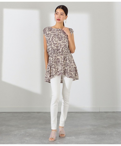 LATINA(ラティーナ)の「前後2WAYニュアンス柄フレアヘムノースリーブトップスカットソー(Tシャツ/カットソー・レディース・ブルー/グレイッシュベージュ・FREE)」の7枚目の写真