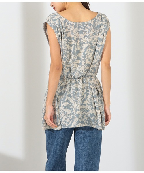 LATINA(ラティーナ)の「前後2WAYニュアンス柄フレアヘムノースリーブトップスカットソー(Tシャツ/カットソー・レディース・ブルー/グレイッシュベージュ・FREE)」の6枚目の写真