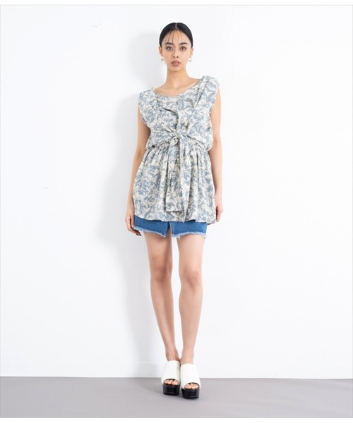 LATINA(ラティーナ)の「前後2WAYニュアンス柄フレアヘムノースリーブトップスカットソー(Tシャツ/カットソー・レディース・ブルー/グレイッシュベージュ・FREE)」の13枚目の写真