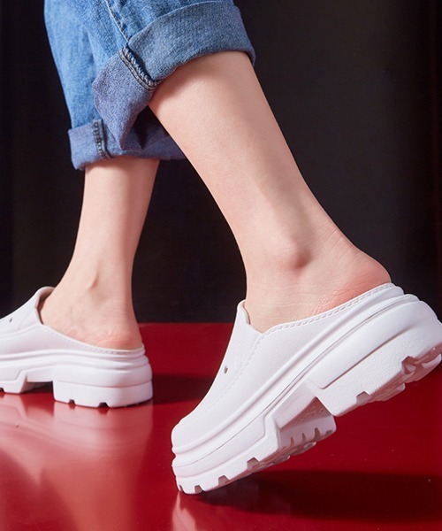 Fun & Daily(ファンアンドデイリー)の「Platform EVA Easy Sandals(サンダル・レディース・ホワイト/ブラック・SMALL/MEDIUM/LARGE)」の4枚目の写真