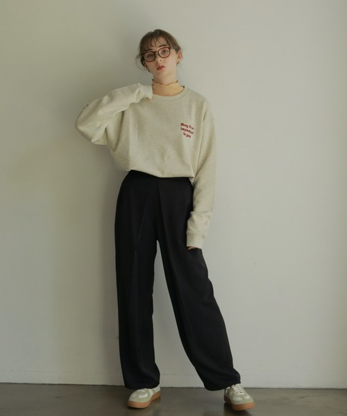 onetome（ワントゥーミー）の「オーバーサイズロゴスウェット【ユニセックス】（スウェット・レディース・ネイビー/オートミール・M/XL）」の22枚目の写真