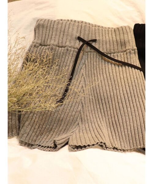 MURUA（ムルーア）の「リブニットキュロット（スウェットパンツ・レディース・カーキ/ブラック/モカ/グレー・FREE）」の3枚目の写真