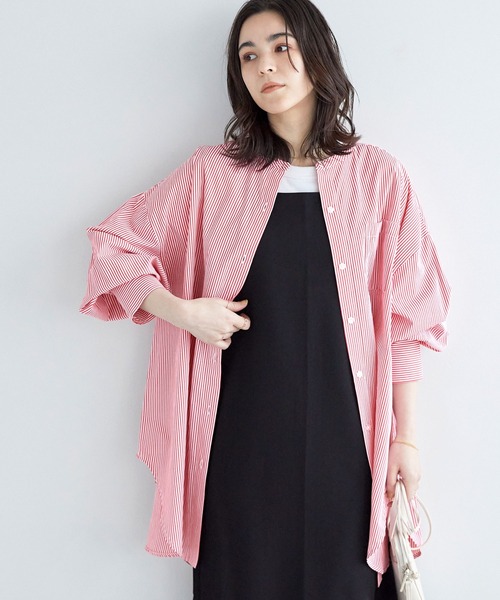 Chaco closet(チャコ クローゼット)の「ボリュームスリーブオーバーサイズバンドカラーシャツ(シャツ/ブラウス・レディース・チェリーピンク/グリーン/サックスブルー/オフホワイト/レッド/ネイビー/パープル・FREE)」の7枚目の写真