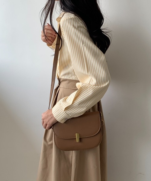 ECLIN（エクラン）の「フェイクレザー ミニショルダーバッグ（ショルダーバッグ・レディース・ブラック/ブラウン/アイボリー・FREE）」の6枚目の写真