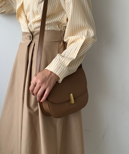 ECLIN（エクラン）の「フェイクレザー ミニショルダーバッグ（ショルダーバッグ・レディース・ブラック/ブラウン/アイボリー・FREE）」の7枚目の写真