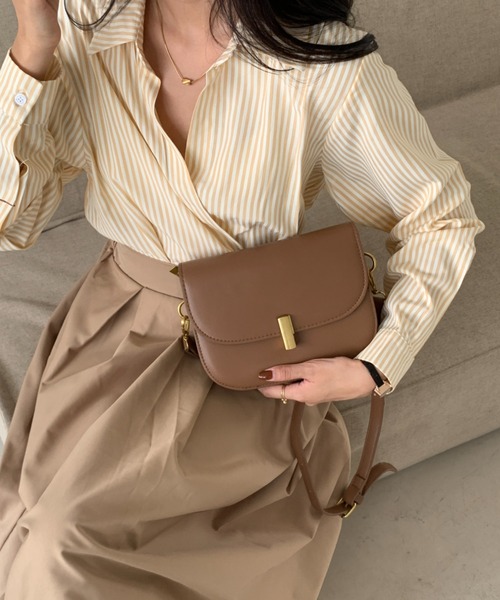 ECLIN（エクラン）の「フェイクレザー ミニショルダーバッグ（ショルダーバッグ・レディース・ブラック/ブラウン/アイボリー・FREE）」の14枚目の写真